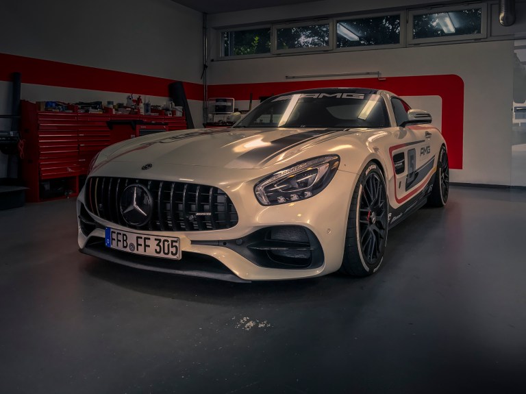 Schawe indoor AMG GTS_
