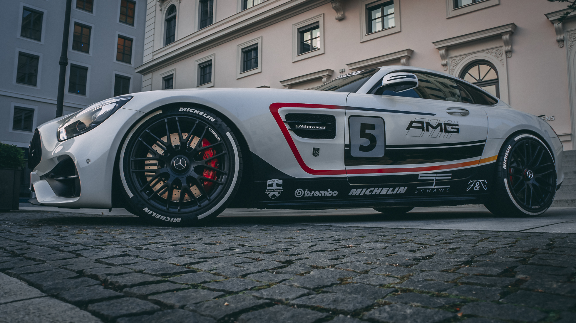 AMG 12